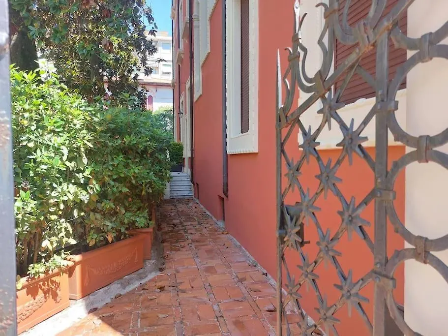 Apartment Appartamento Villino Fontanella Viareggio