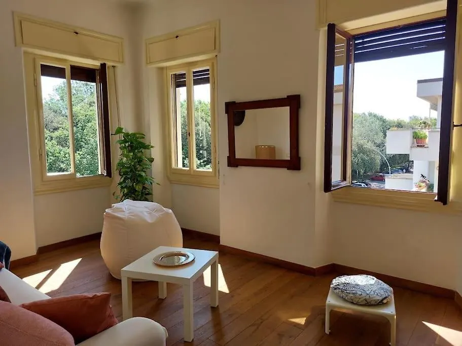 Apartment Appartamento Villino Fontanella Viareggio Italy